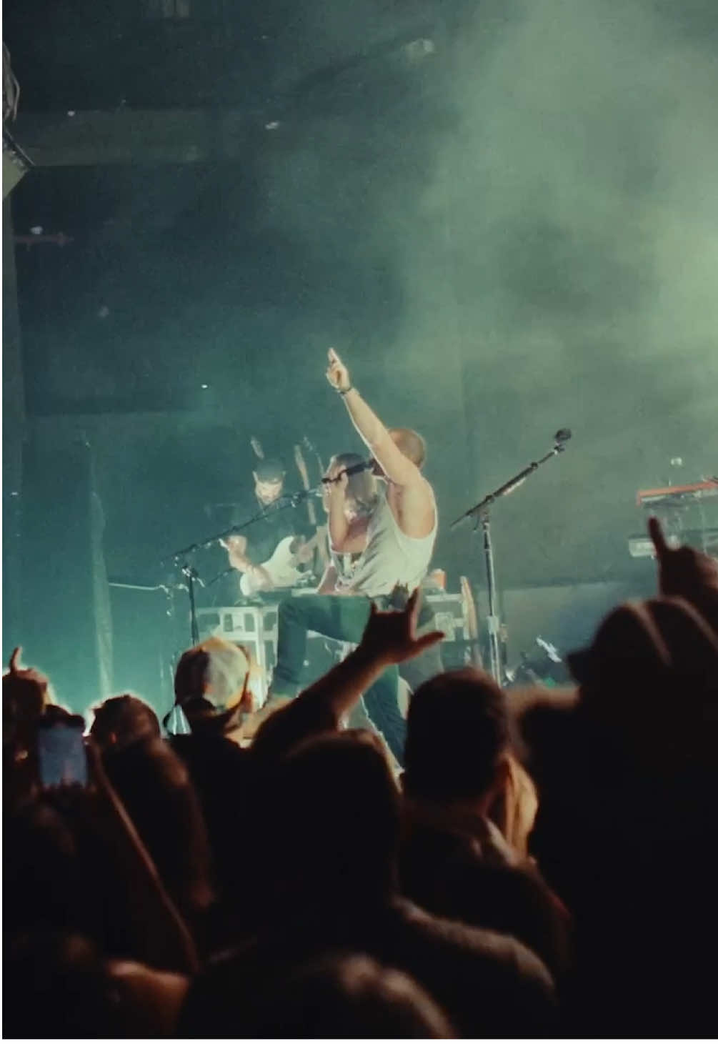 Don’t turn it up if ya can’t shut it down #OnTour #thecrown 