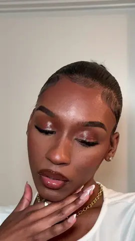 day to night using only 2 products ✨  @O122  lip definer #10 gloss “crystal”  #lipcombos #daytonightlook #falllips #warmmakeup 