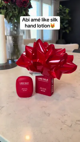 Finally a hand lotion that’s not greasy or sticky & I can put on with jewelry😻 @ABI AMÉ #abiame #tiktokshopcreatorpicks #tiktokshopholidayhaul #tiktokshopcybermonday #tiktokshopblackfriday 