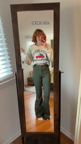 I love a good mystery bundle, plus new Fiona flare's?? It's a no brainer!  @Willow Boutique #flarejeans #mysterybox #rikkikay #christmasoutfit #christmasgift 