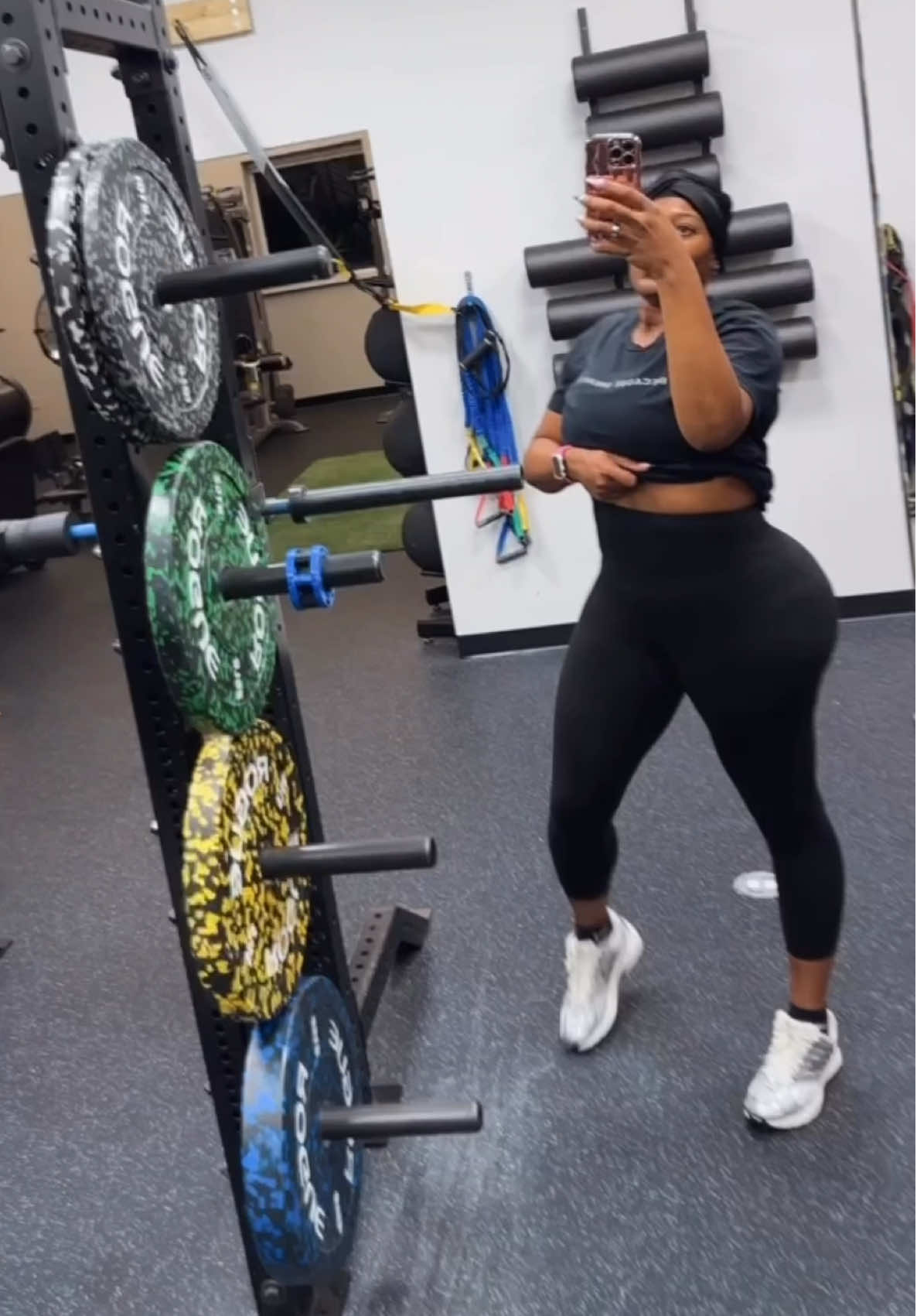 It’s not easy, but I still show up. That’s the real flex #bigdawg #gymislife #gymgirls #Fitness #fitnessjourney 