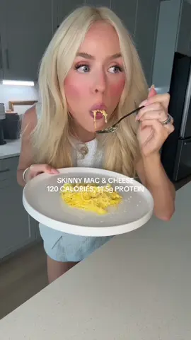hot girl mac & cheese ✨ FULL RECIPE ⬇️ Ingredients 1 medium spaghetti squash 1 cup low-fat cottage cheese 2 tbsp pumpkin purée 2 tbsp nutritional yeast Dash of turmeric Garlic powder, onion powder, and pepper to taste Grated Parmesan (for topping) Instructions Bake the Squash Preheat oven to 400°F (200°C). Cut the spaghetti squash in half lengthwise and scoop out the seeds. Place cut-side down on a parchment-lined baking sheet. Bake for 25 minutes, or until the strands pull apart easily with a fork. Make the Sauce In a blender, combine cottage cheese, pumpkin purée, nutritional yeast, turmeric, garlic powder, onion powder, and pepper. Blend until smooth and creamy. Add a splash of water if needed to thin the sauce. Assemble Use a fork to shred the baked squash into strands and transfer them to an oven-safe dish. Pour the sauce over the warm squash and mix until evenly coated. Top generously with grated Parmesan. Bake Again Return the dish to the oven for 5 minutes at 400°F, until the top is golden and slightly crispy.#creatorsearchinsights 