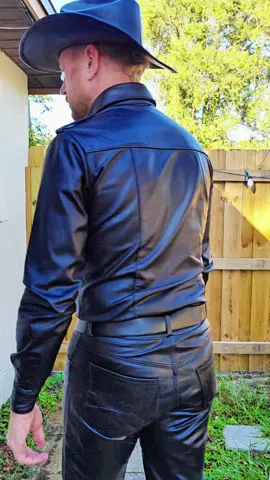 a quick & simple full leather outfit clip : cowboy look #🏳‍🌈 #gay #lgbt #leatherman #lgbtq🌈 