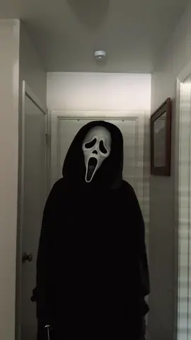 what’s your favorite scary movie? #ghostface #scream #costume #halloween #slasher 