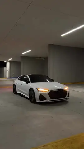 Eyes contact 😉 #audi #rs7 #carsoftiktok #viral #fyp 