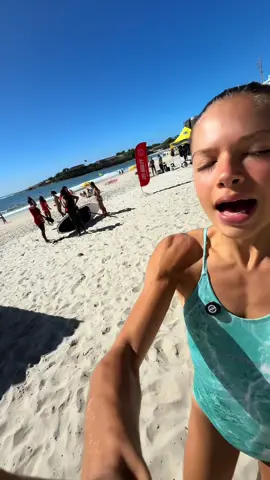 nadar na piscina é igual a nadar no mar??? na minha primeira vez eu me assustei com a diferença REAL, parecia q nunca tinha nadado antes😅 mas hoje eu evito ir em piscina do tanto q eu prefiro o mar😍 e você?? já nadou em mar??