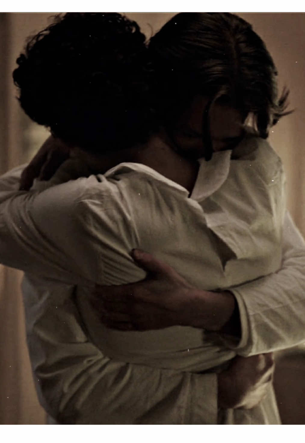 their hugsss ahh my babies😭 #youngroyals #edmar #wilmon #omarrudberg #edvinryding 