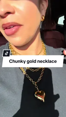 I love me a chunky gold necklace 🤩🤩🤩 #necklace #goldnecklace #chunkyjewelry #tiktokshopcreatorpicks #creatorpicksambassador 