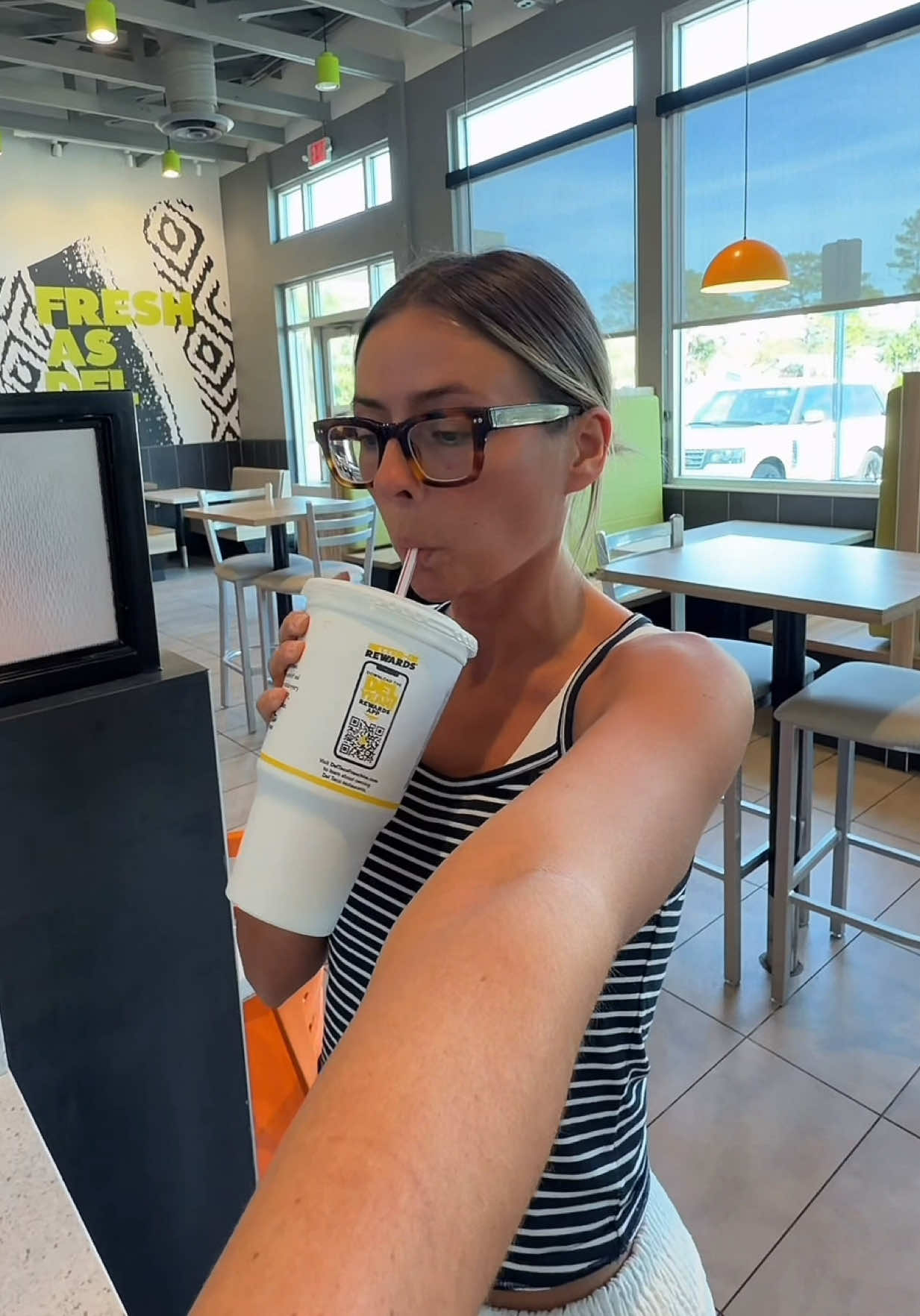 vegetarian girl opens up about her first del taco experience! #vegetarian #deltaco #Vlog #eatwithme 