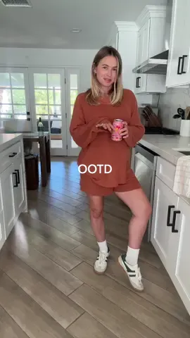 ootd in my favorite @Free People set & @GOLA !!! Shocking ikr!  #OOTD #freepeople #gola 