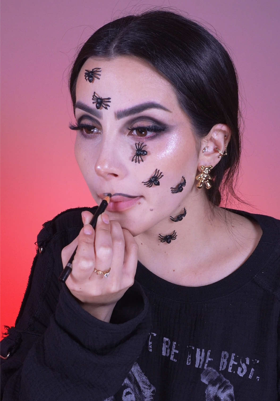 Así se logra un makeup épico 🕷️🕸️ probaron el nuevo sabor de Fanta Halloween ?🎃 @Fanta #FantaHalloween #publicidad #parati #fyp 