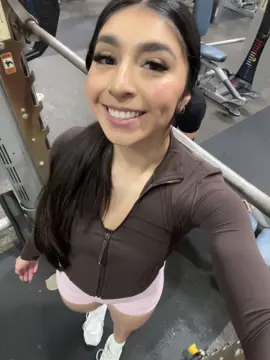 leg day with my duvalin outfit 😋💗🤎  #OOTD #fyp #gym #gymmotivation #legday @DFYNE @Gymshark @NVGTN @AYBL @YOUNGLA @Gymshark Women @lululemon 