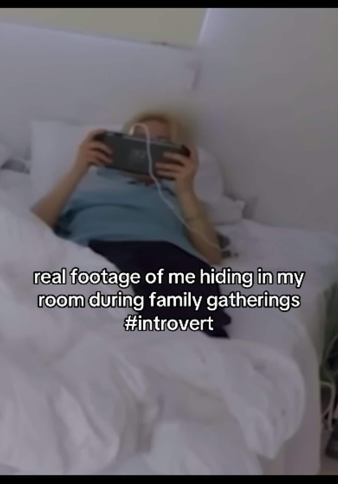 I only come out to eat or use the restroom- I love my family but I need a quiet space to collect my energy #enhypen #heeseung #introvert 