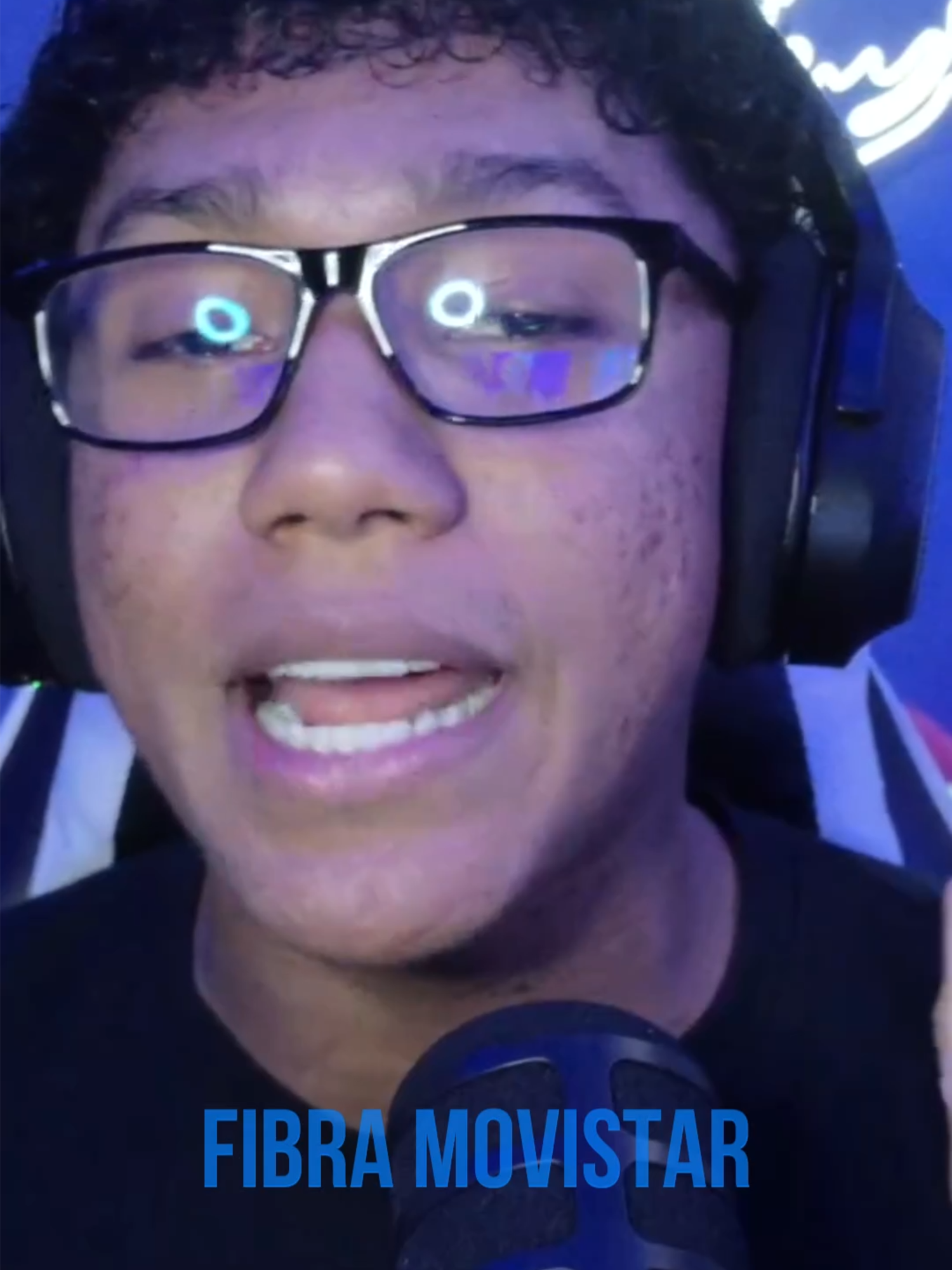 Deja de quedarte colgado porque no va rápida la conexión. Fibra Movistar el internet MÁS RAPIDO de Colombia confirmado por Ookla 🛜😜 @movistarcolombia