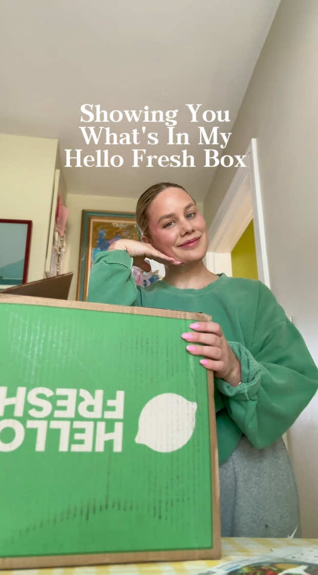 We've been eating up easy family dinners this week with Hello Fresh! Use the link in my bio to get up to 10 Free Meals + Free Breakfast for Life + your first box ships free! #HelloFreshPartner @HelloFresh US  PS. I know the box is upside down in my photo 🙃 whoopty doo alright!  #easydinnerideas #hellofresh #mealdelivery #familydinner  