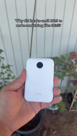 This shouldn’t have taken until 2025 to invent #charger #Tech #tiktokshopblackfriday #holidays 