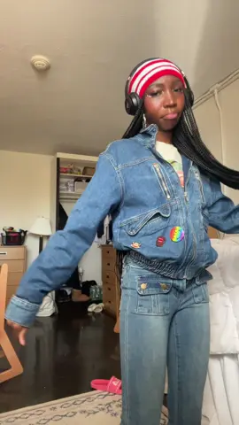 the zipper of my jeans broke and i blame queen naija