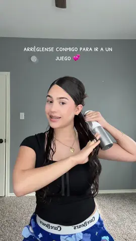 me veo súper bonita ay no todos mis pantalones no me cierran prefiero usar mayas🤣😭 jaja me aliste súper rápido ahora estoy esperando irnos LO HICIMOSSS NOS ALISTAMOS RÁPIDO vamos a llegar más temprano que todos🤣