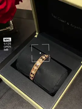 I really like this series of Van Cleef & Arpels Life is a kaleidoscope of emotions