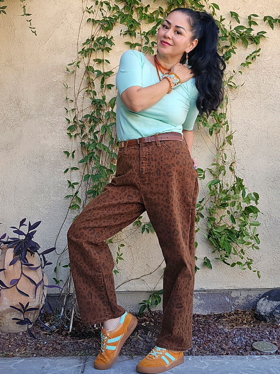Is it Casual Friday yet? 🤣  Top: @Gap Jeans: #anewday #thrifted  Sneakers: @stevemadden jewelry: @Whatnot 