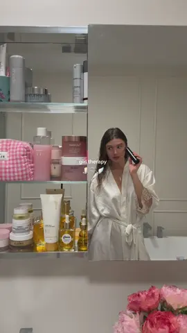 romanticizing girly nights 🎀🫶🏻🕯️ #nightroutine #bedtimeroutine #selfcareroutine #girlythings #girlhood  @Gisou @Kérastase @Dyson USA @THE OUAI 