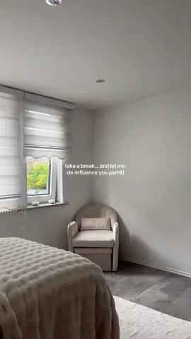 The fastest way to lose yourself? Chasing what everyone else is buying… #minimalism #underconsumption #deinfluencing #consumerism #fyp 