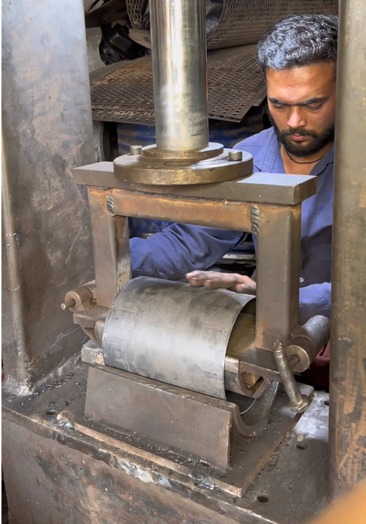 10 Inch Steel Pipe Handmade by Technical Genius! 😱 DIY Innovation at Its Best!” #trendingvideo #viral_video #foryoupage❤️❤️ #technialwork #hydraulicpress 