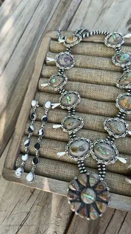 Pieces so good you can’t resist 🥰🎉🤠 #handmadejewelry #westernstyle #southwesternstyle #sterlingsilverjewelry #jewelryaddict 