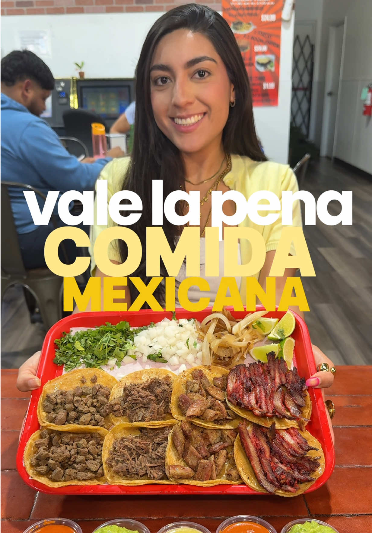 Si estás en Dallas, tienes que probar estas charolas de tacos 🔥 Pedimos la mixta y el de pastor fue el ganador 🤤 la salsa verde buenísima … 📍1 Stop Shop & Taquería 3480 S Carrier Pkwy 200, Grand Prairie, TX @hechoencasamonterrey  #DallasFood #TacosDallas #MexicanFoodDallas #TaqueríaDallas  #contentcreatordallas 