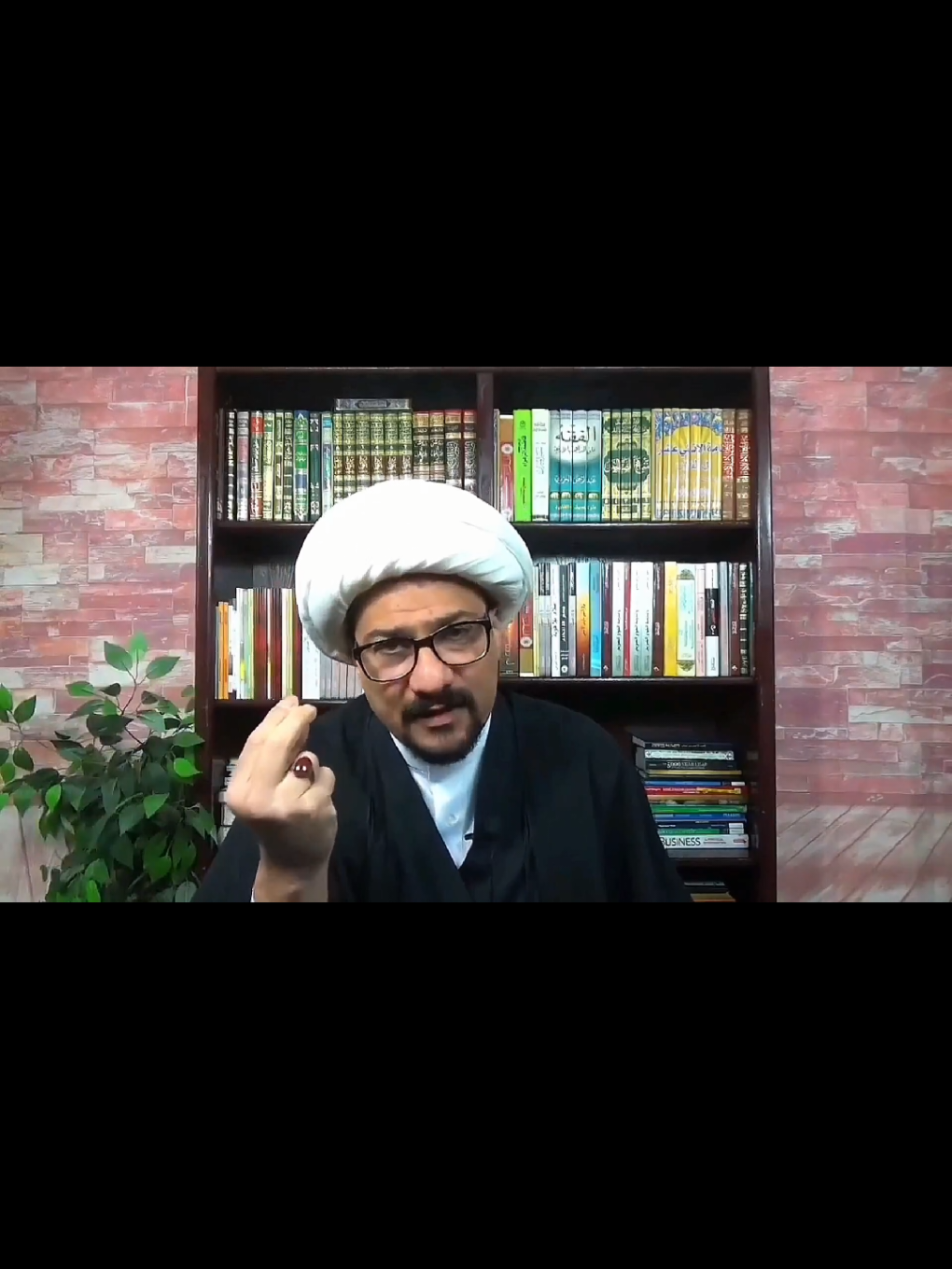 المراجع سرقوا لقب آية الله العظمى وهو لقب مخصوص بأمير المؤمنين والمعصومين عليهم السلام  . . . . . . #الأخبارية_الجدد #foryoupage  #الشيخ_واثق_الشمري #المراجع #رجال_الدين  . . . This video is for educational, religious, and historical discussion purposes only. It does not promote hate, violence, or discrimination against any individual, group, or belief. Viewer discretion is advised. .               