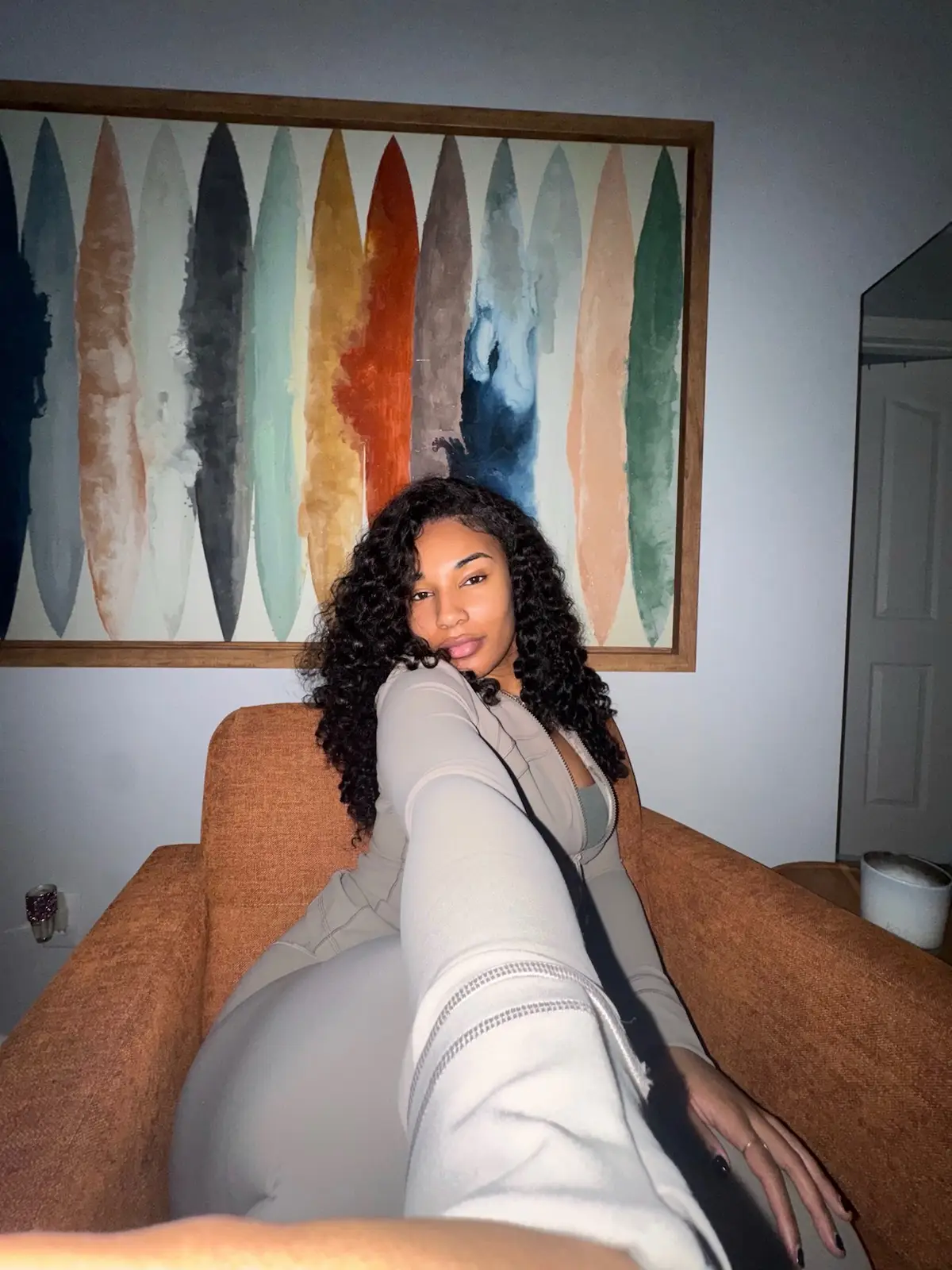 Ugh me and curly hair go together real bad.. I think I wanna add highlights….? #curlyhair #burmesecurly #curlyhalfwig 