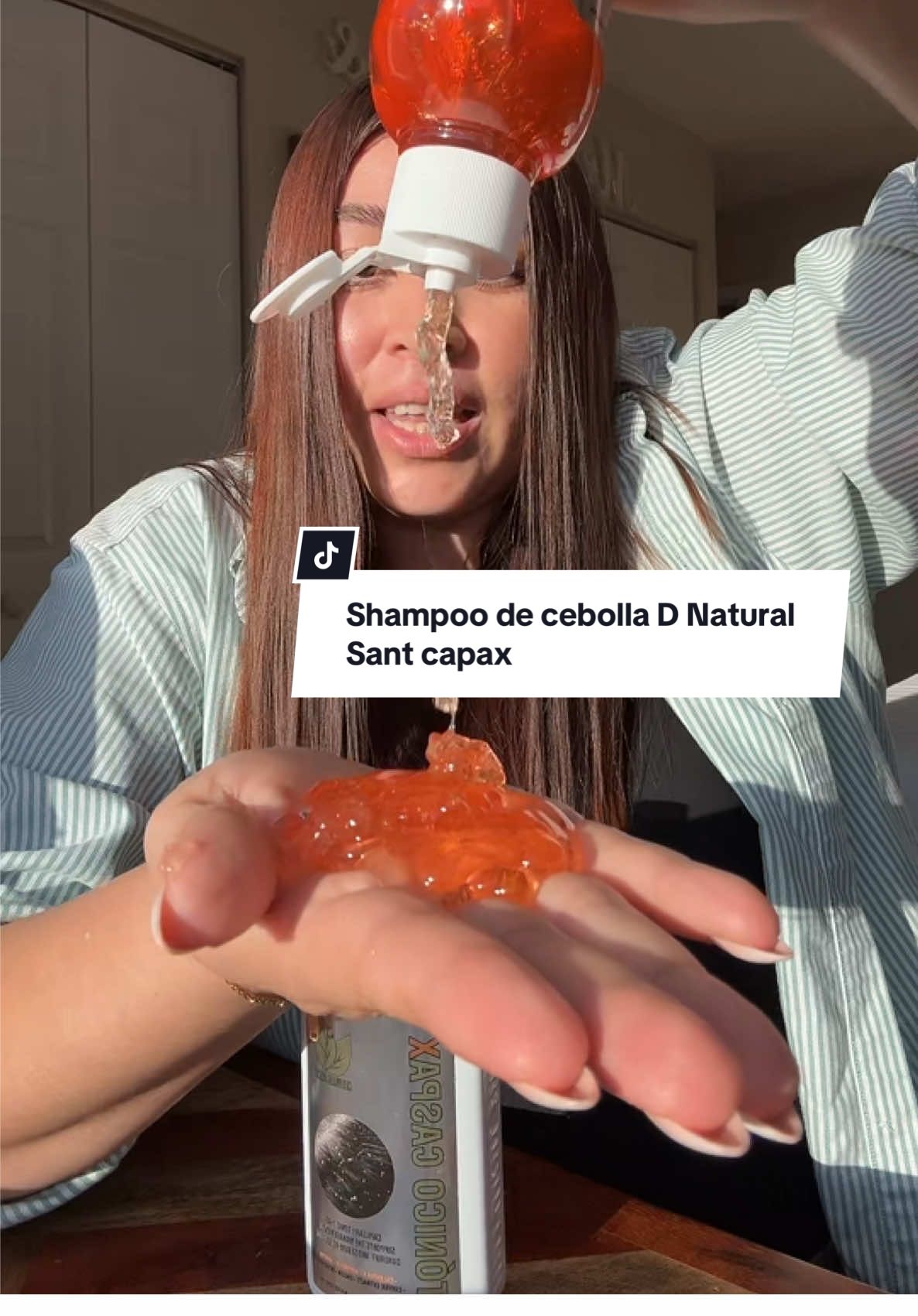 En el caso que no puede dejar tres días sin bañarte tu cabello porque agarras caspa y cebo éstos champús son perfectos aprovecha el 50% de descuento este descuento aplica al momento hacer este video #shampoodecebolla #capax #shampoonaturalsant @Natural Sant USA 