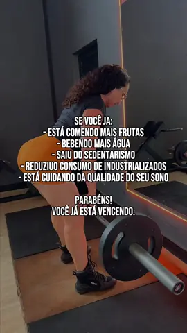 Se você já está fazendo tudo isso… parabéns, mulher! 💛 Pode parecer pouco, mas esses pequenos passos são gigantes quando o assunto é mudança de vida. Não é sobre ser perfeita, é sobre evoluir todos os dias com consciência, equilíbrio e amor-próprio. Cada escolha saudável te aproxima da sua melhor versão. 💪 ✨ Se você quer emagrecer de 5 a 10 quilos, secar a barriga, definir o corpo e/ou ganhar massa muscular… chegou a sua hora! Eu criei o Projeto Nova Mulher, com o mesmo método que transformou a minha vida e me fez eliminar 29kg e conquistar o corpo que sempre sonhei. 👉 Clique agora no link da bio e garanta sua vaga para começar a sua transformação HOJE. Não espere mais um dia para se tornar sua melhor versão! 💪🔥
