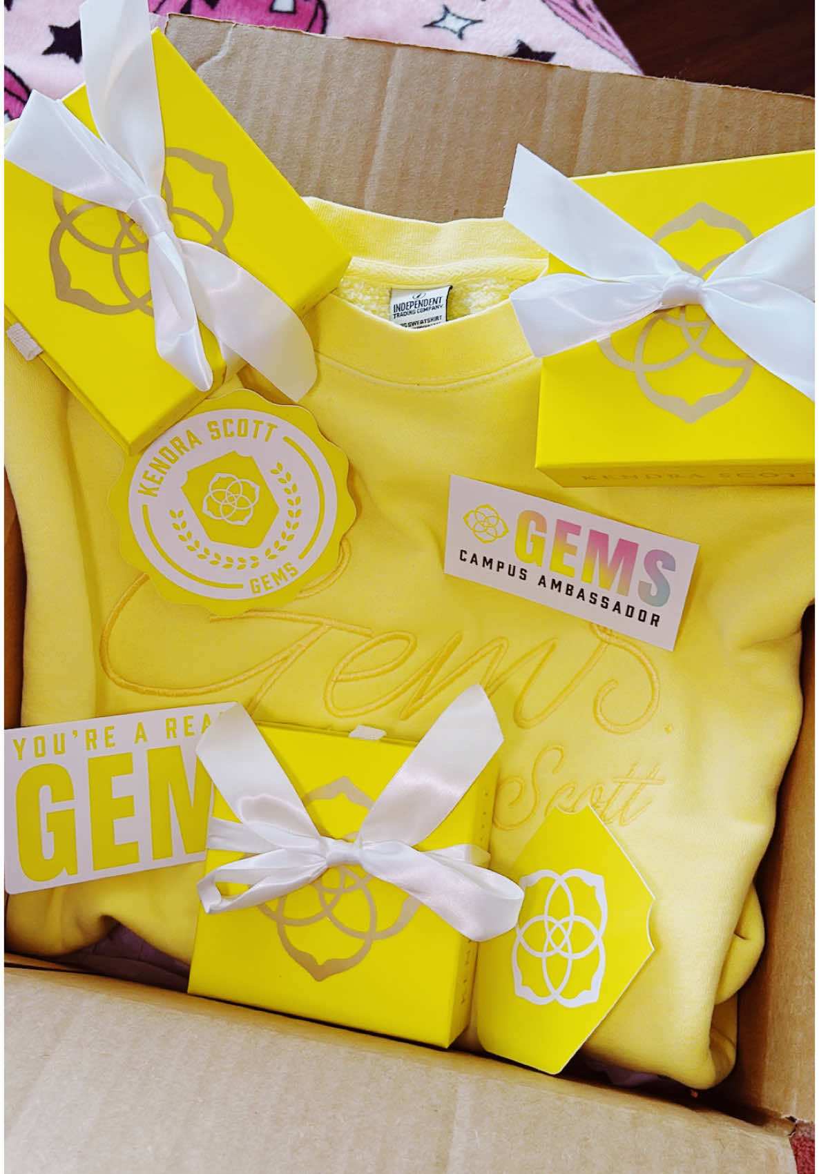 #KendraScottPartner @Kendra Scott ✨💛💎 Kendra Scott welcome box!!!! So grateful for this opportunity!!!
