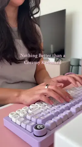 Why do creamy keybaords jus hit different?? How cute are these keycaps!!  Keyboard Details: • Leobog Hi75 Wired Mechanical Keyboard • 75% compact ANSI layout • Aluminum alloy case (CNC aluminum) • Gasket-mounted structure for smoother typing • 5-layer sound-dampening foam • RGB south-facing LED backlight • Hot-swappable switches • Compatible with Windows / Mac / Android • Super Cute pastel keycap design 💜 . . . #keyboards #keebtok #mechanicalkeyboard #keyboardasmr #creamykeyboards  
