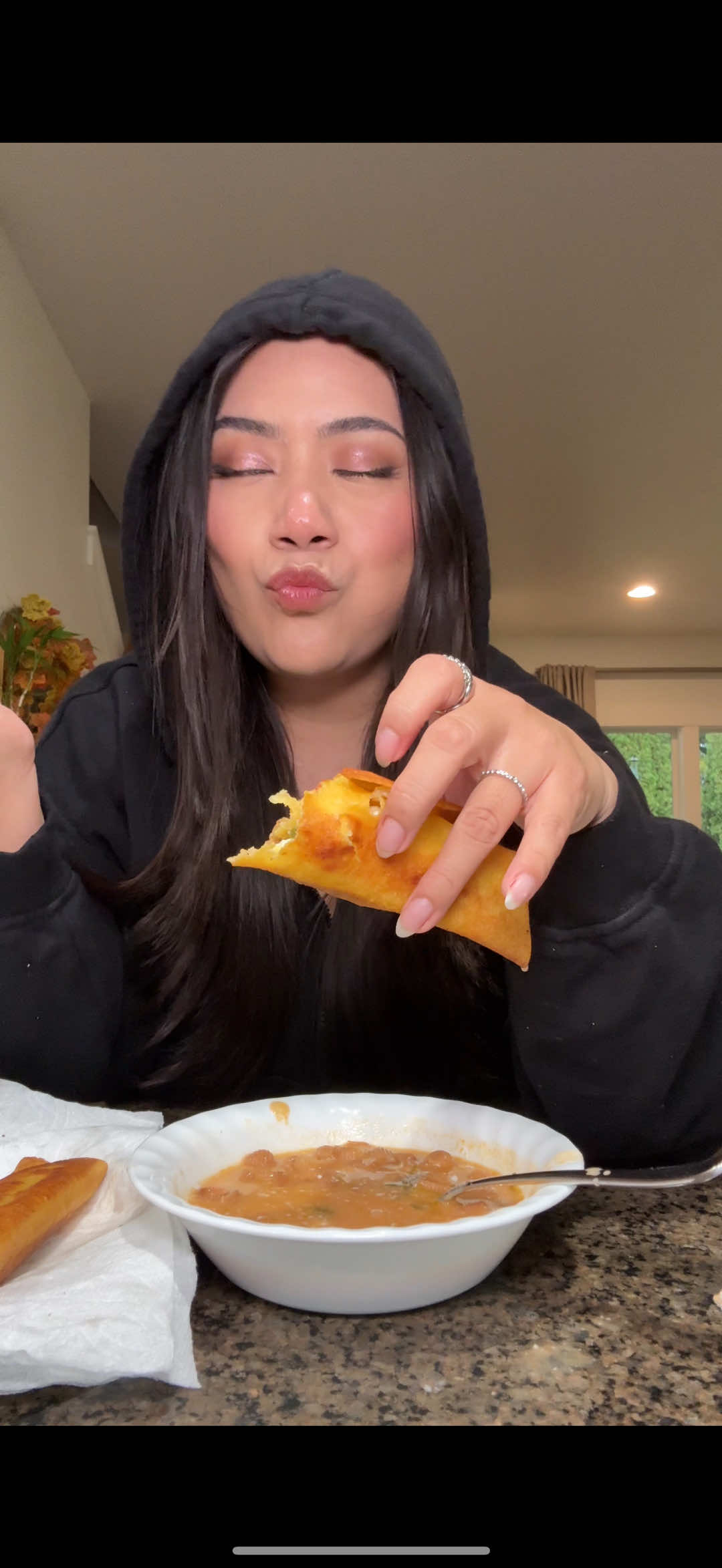 Cook at home Soap de fideo with flautas  3 Roma tomatoes 1/4 an onion 3 garlic cloves Half a jalapeño, deseeded  2 cups of water  1 tbsp olive oil 2 cups chicken broth 2 cups water  Small bunch of cilantro  1 tbsp & 1 tsp chicken bouillon (I measured with the heart after adding 1 tbsp) 