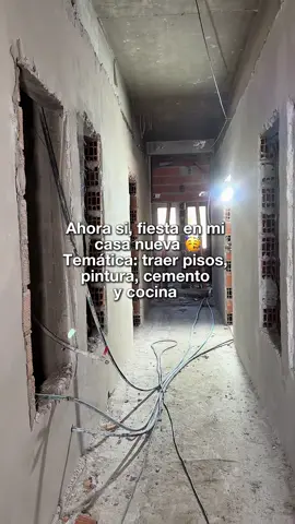 Faltará de todo menos la fiesta 😂 #constructora #construccion #humor #casa #mudanza 