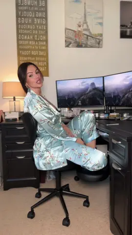 Multi used chair 🤌🏼😍 ##pinmoco##heartshapecrossleggedchair##tiktokshopcreatorpicks##TikTokShopBlackFriday##tiktokshopcybermonday