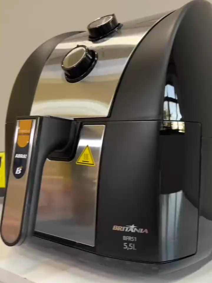 Britânia air fryer BFR51 5,5L antiaderente gold potência de 1500w cor preto - R 259-1, Compre aqui no mercado livre, copie e cole o link e saiba mais >>       https://mercadolivre.com/sec/1mCaLgL