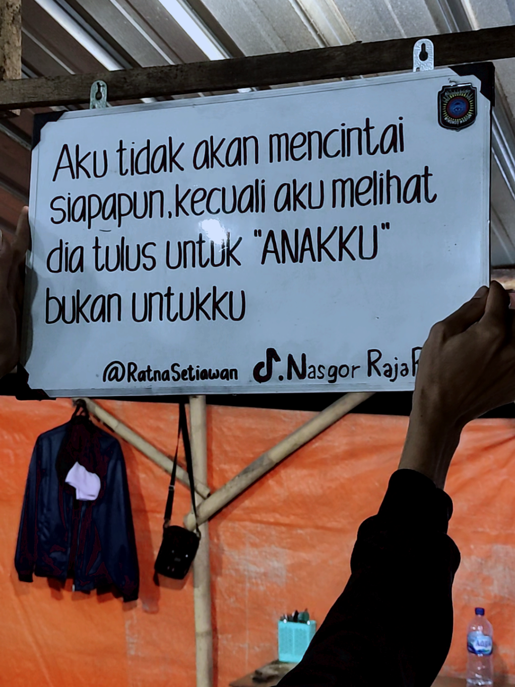 @teteh_sundaaa_  jika kamu sudah mencintai ibu nya kamu juga harus mencintai anaknya😇 #quotes #jowostory #storyjowo #fyp #masukberanda #nasigorengrajarasa #ponorgo24jam #fyppppppppppppppppppppppp #jowopride #rombongannyeni #sampitak 