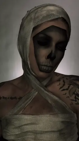 #trend #makeuptransition #makeuptransformation #31daysofhalloweenmakeup #mummymakeup 