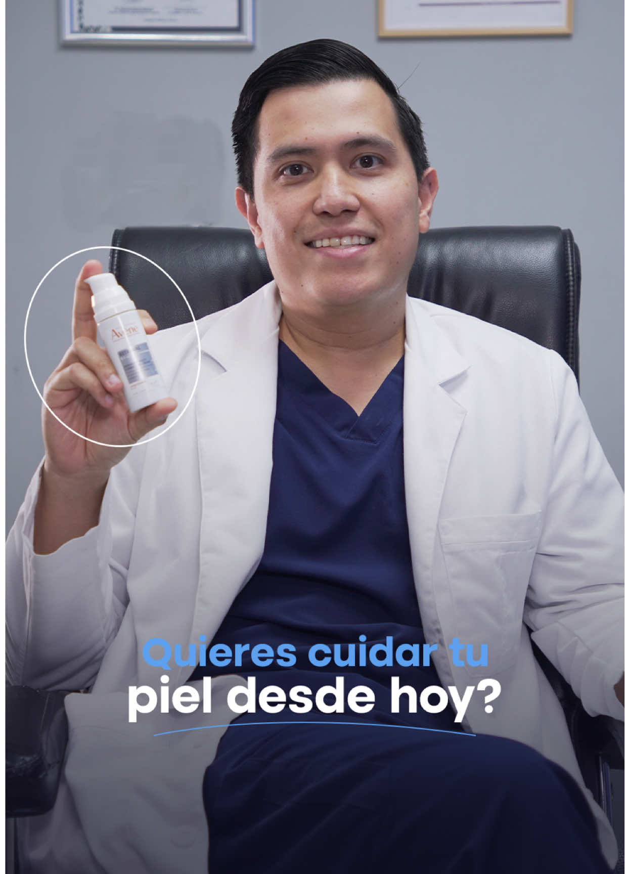 Preparar tu piel desde ahora es clave para mantenerla sana, luminosa y firme con el paso del tiempo. ✨ Si tienes piel sensible, el Retrinal Serum de @Eau Thermale Avène es una excelente opción.  Su fórmula combina tres activos que trabajan en sinergia:  1️⃣ 0.1% Retinaldehído: 3x más eficaz y 10x más rápido que el retinol, ayuda a suavizar líneas finas y mejorar la firmeza.  2️⃣ Ácido Hialurónico: hidrata y aporta un efecto de relleno visible.  3️⃣ Niacinamida: calma, unifica el tono y refuerza la barrera cutánea. En solo 15 días, notarás tu piel más uniforme, firme y renovada.  Luce hasta 7 años más joven con Retrinal Crema de Noche. ✨ ¿Ya conocías el poder del Retinaldehído?   Comenta si sabías esta información o guarda este post para consultarlo después de tu próxima cita con tu dermatólogo. 💧 #AveneMexico #MiDermaRecomienda #7AñosMenos #Antiedad #PielSinArrugas