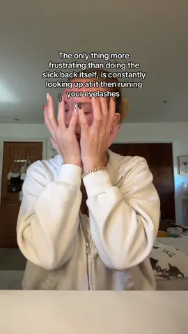 It creases into my eyelids then it’s wraps from there #fyp #relatable #girlythings #viral 