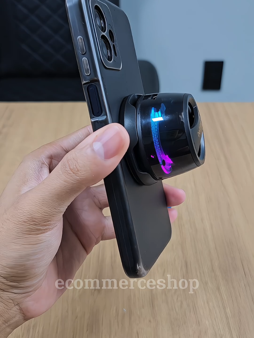 Essa caixinha é pequena mas o som é insano! 🔥🔊 #caixadesom #viralnotiktok #bluetooth #gadgetdomomento 