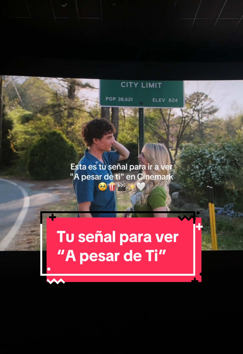 💙✨Esta es tu señal para ver a nuestra nueva pareja favorita.  ¿Quién dijo que el amor no traspasa pantallas? 😍 “A pesar de ti”  Corre por tus entradas en la web o app #apesardeti #regrettingyou #romcom #masonthames #romance 