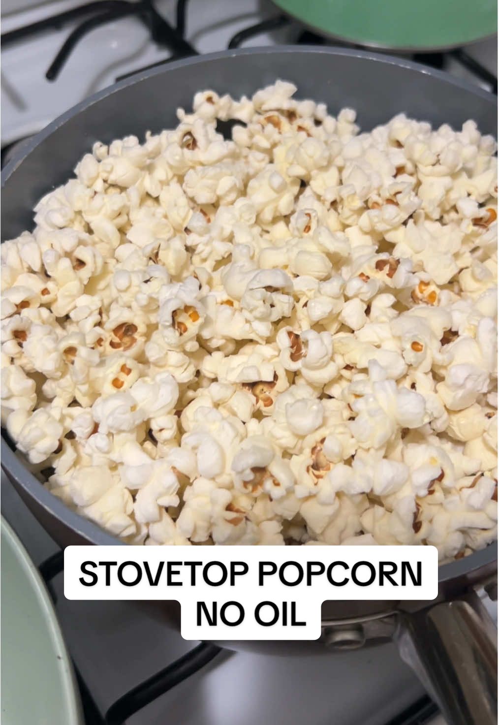 I’ve been obsessed with stovetop popcorn..and then I ran out of oil but guess what, you can easily pop popcorn without oil. Crisis averted #popcorn #nooilpopcorn #stovetoppopcorn #easysnacks 