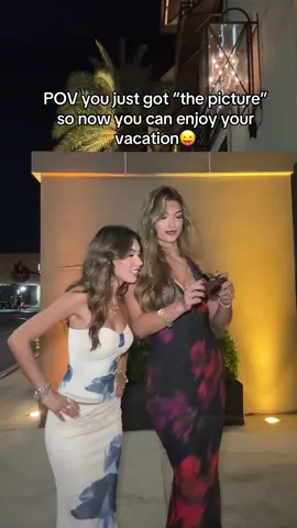 Nothing beats the feeling of you getting THE PIC on vacation✨@Elyce #thephoto #vacation #relatable #funny #girlstrip 