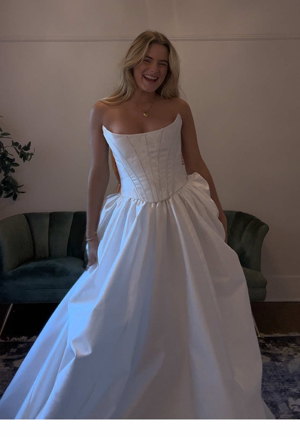 A man would never understand this feeling 🥹💕  Dress: Floral Notes Set Designer: Sarah Seven Shop: @thedresstheory San Diego #weddingdress #bridalfashion #bridalstylist #bridalsandiego #sandiegoweddingdressshopping 