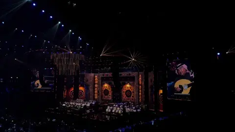 شخص تمنيته على العدل والميل والحمد لله يوم خلي تهيا 🌷.  #محمد_عبده_فنان_العرب #الشعب_الصيني_ماله_حل😂😂 #الكويت🇰🇼 #محمد_عبده_في_الكويت 