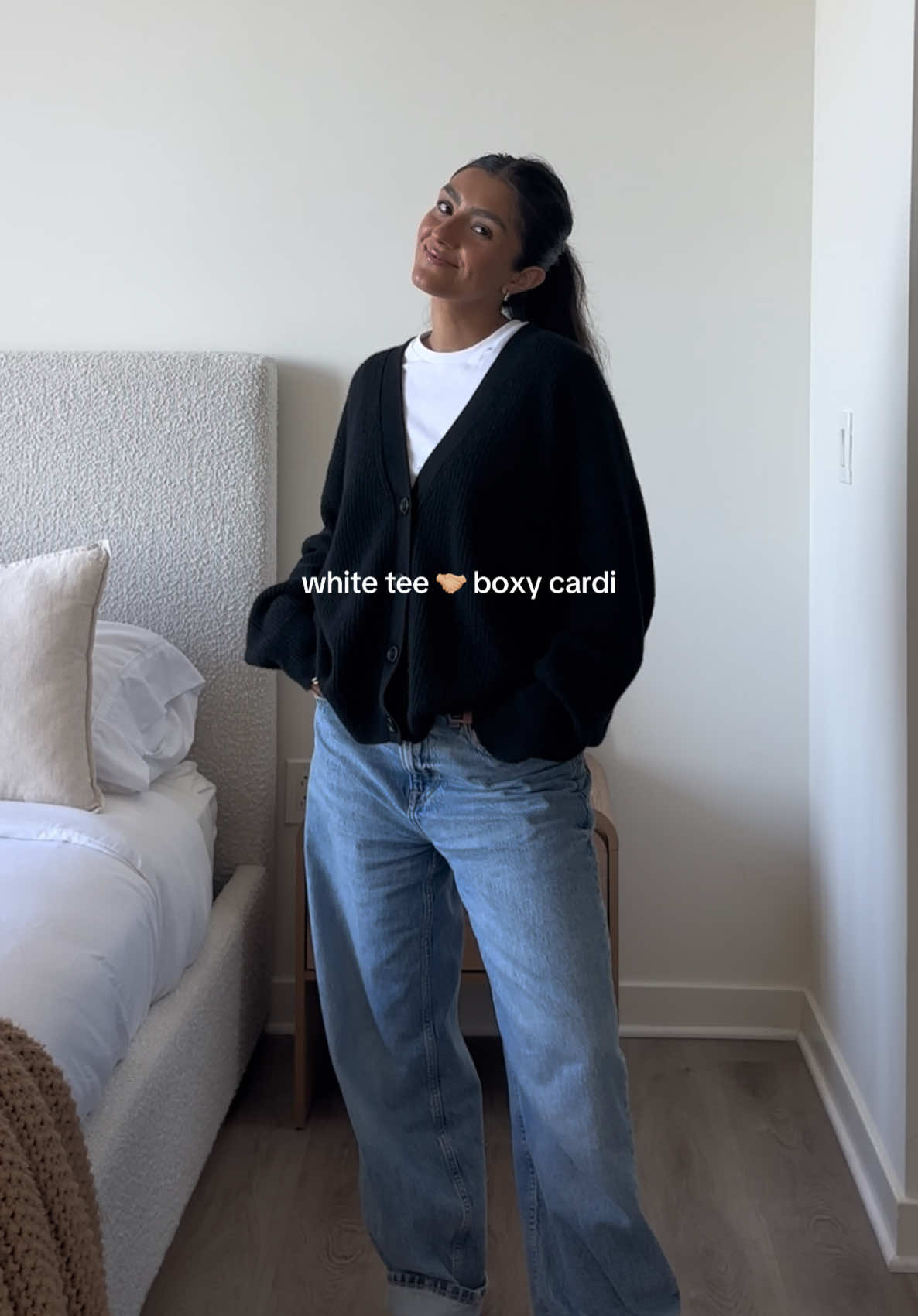 styling my favorite cardigan @onequince 🖤 #fallstyle #fallfashion #sweaterweather #cozyoutfit #ootdinspo 